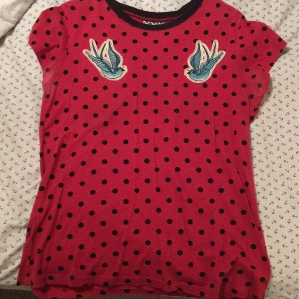Red polka dot tee